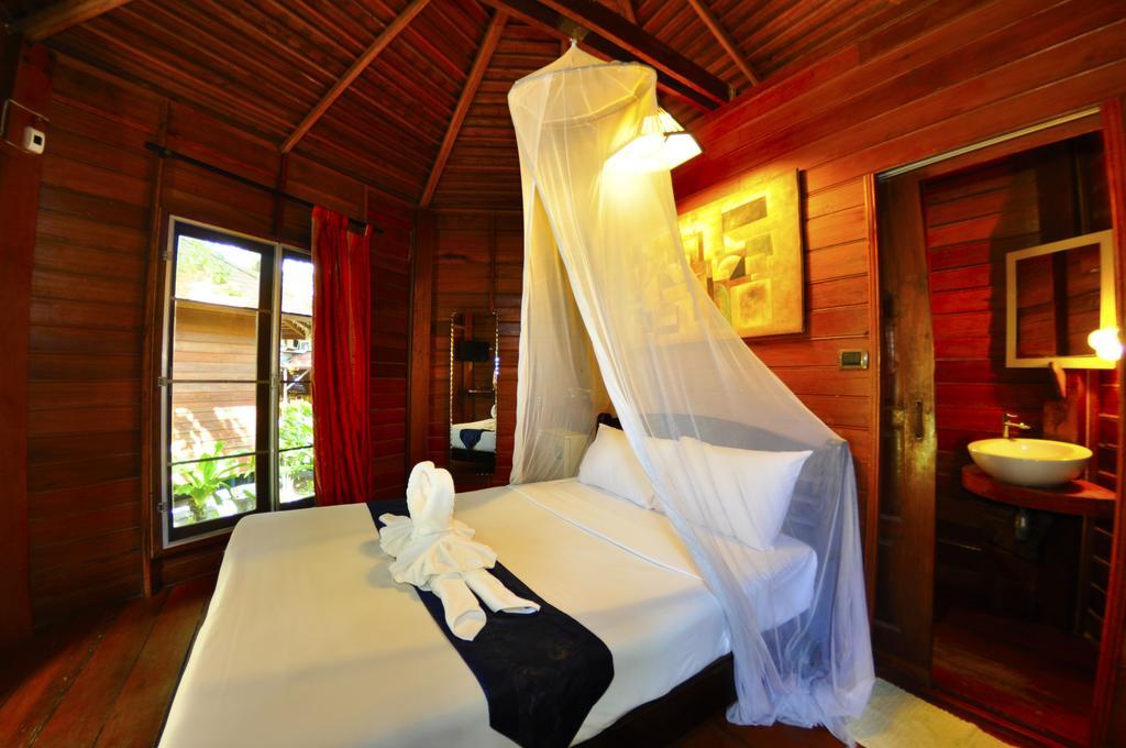 Baia Baia Resort Phi Phi Don Exterior photo
