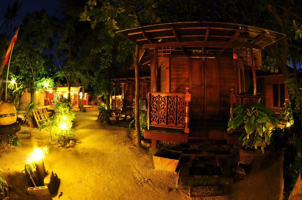 Baia Baia Resort Phi Phi Don Exterior photo