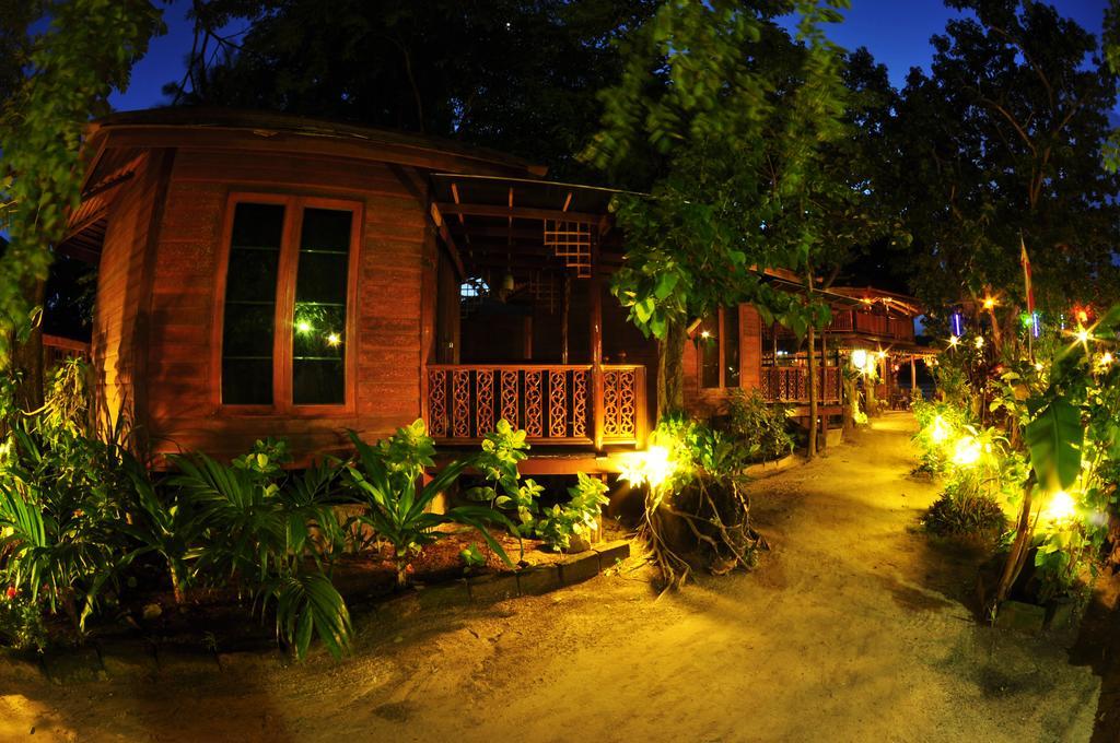 Baia Baia Resort Phi Phi Don Exterior photo