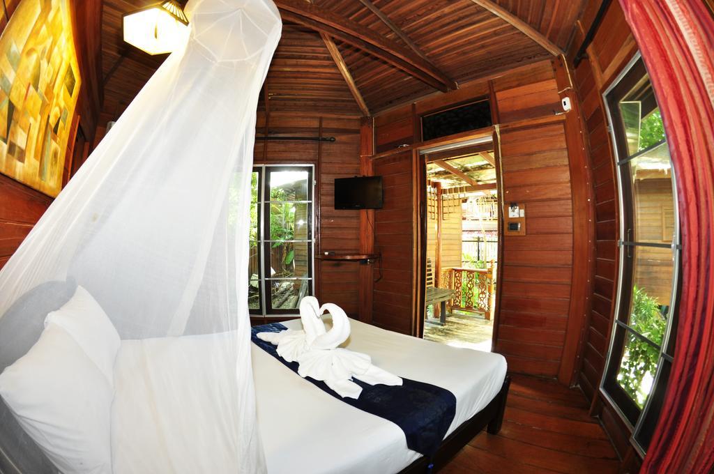 Baia Baia Resort Phi Phi Don Exterior photo